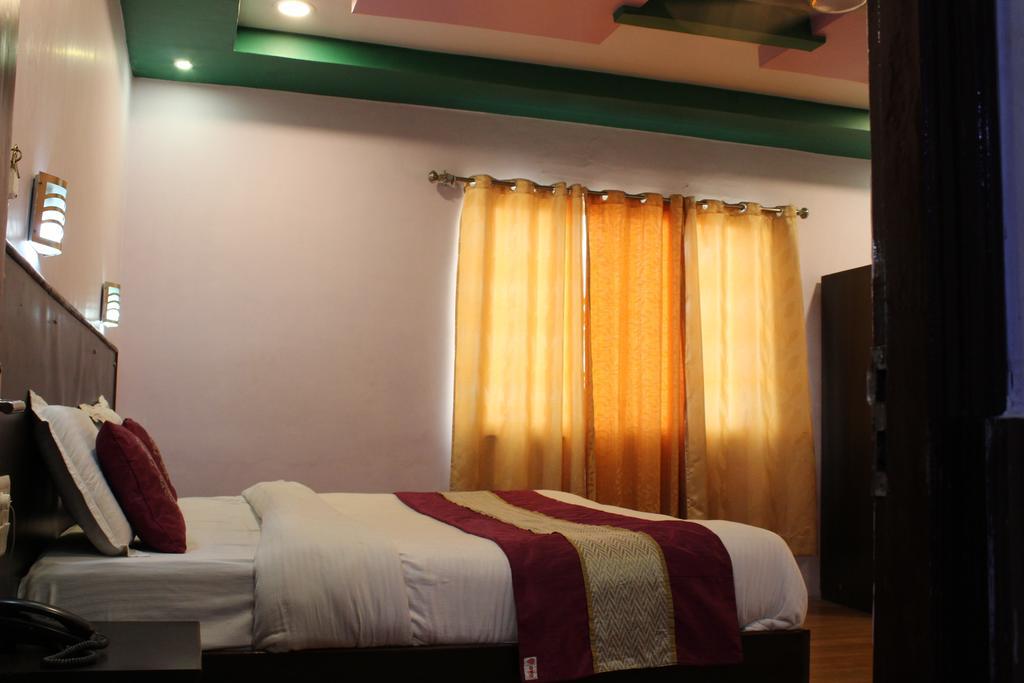 Hotel Deep Palace Near Bus Stand Udaipole Ουνταϊπούρ Εξωτερικό φωτογραφία