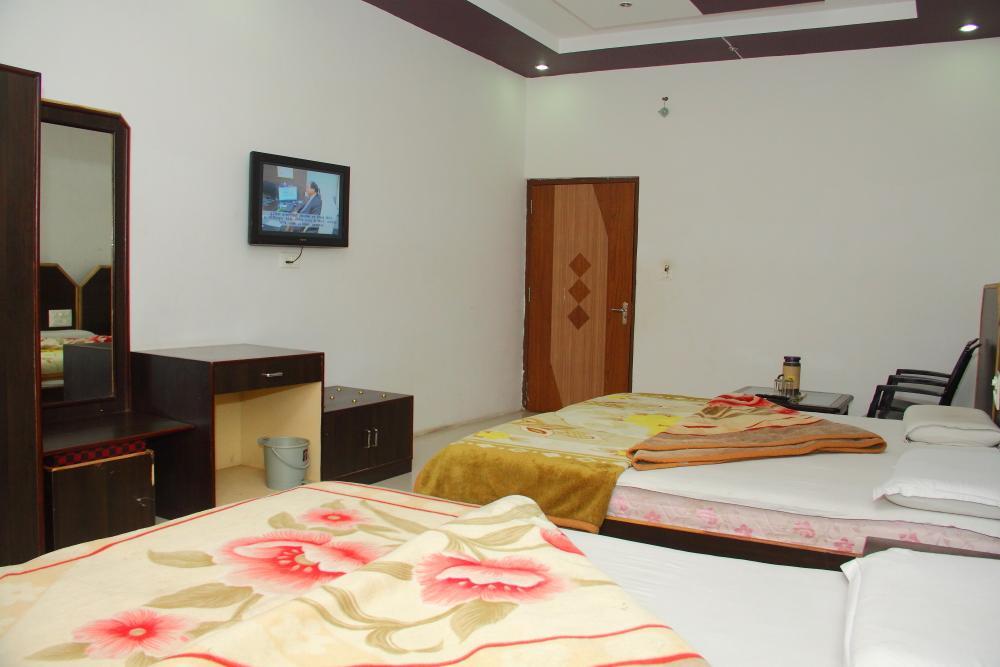 Hotel Deep Palace Near Bus Stand Udaipole Ουνταϊπούρ Εξωτερικό φωτογραφία